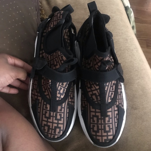 Cape Robbin platform gymshoe - Picture 2 of 3